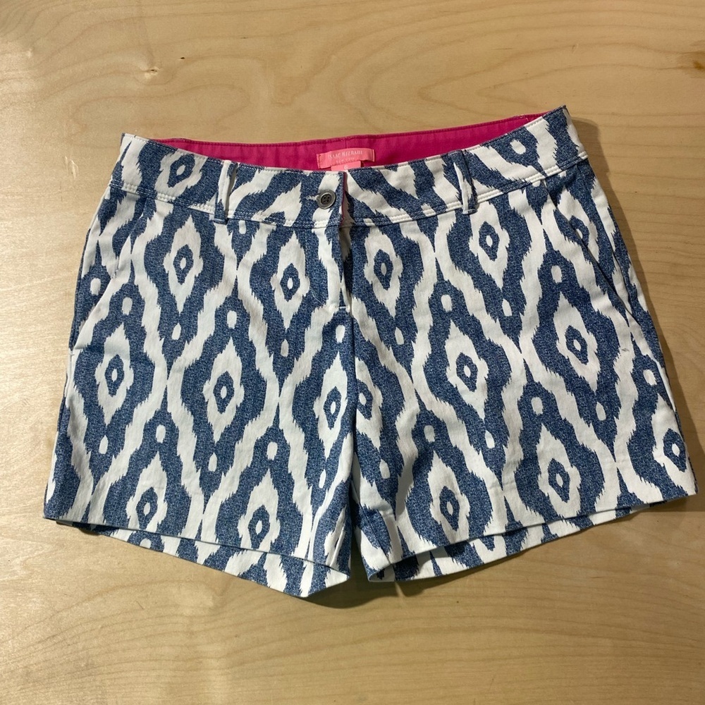 Isaac Mizrahi Stylish Blue and White Patterned Women's Shorts 6 (MQ)